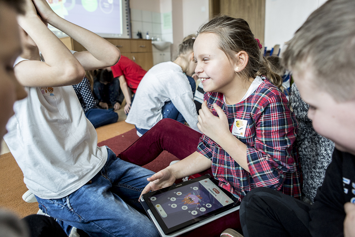 Kolejne 300 szkół będzie rozwijać cyfrowe umiejętności z&nbsp;Fundacją Orange