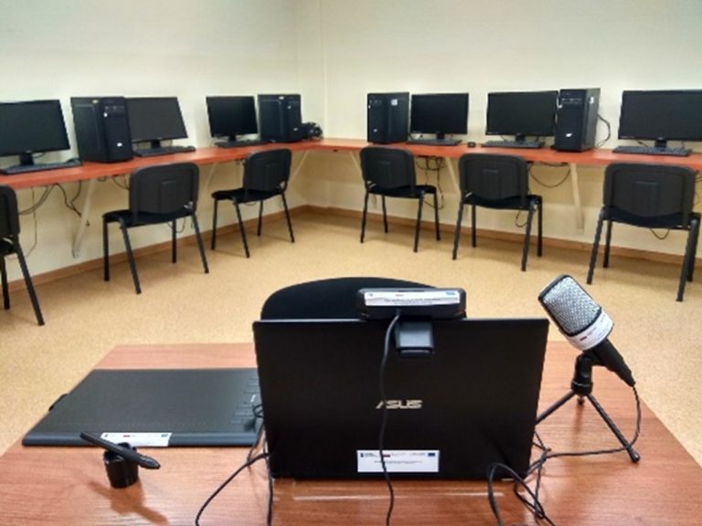 Sprzęt zakupiony przez Bielsko-Bialski Ośrodek Doskonalenia Nauczycieli w Bielsku-Białej w ramach w ramach przyznanego przez ORE grantu