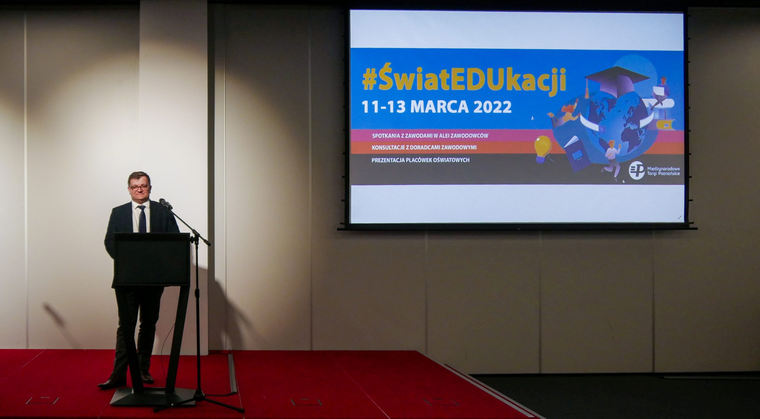 Dyrektor ORE Tomasz Madej na&nbsp;konferencji „Świat Edukacji” w&nbsp;Poznaniu
