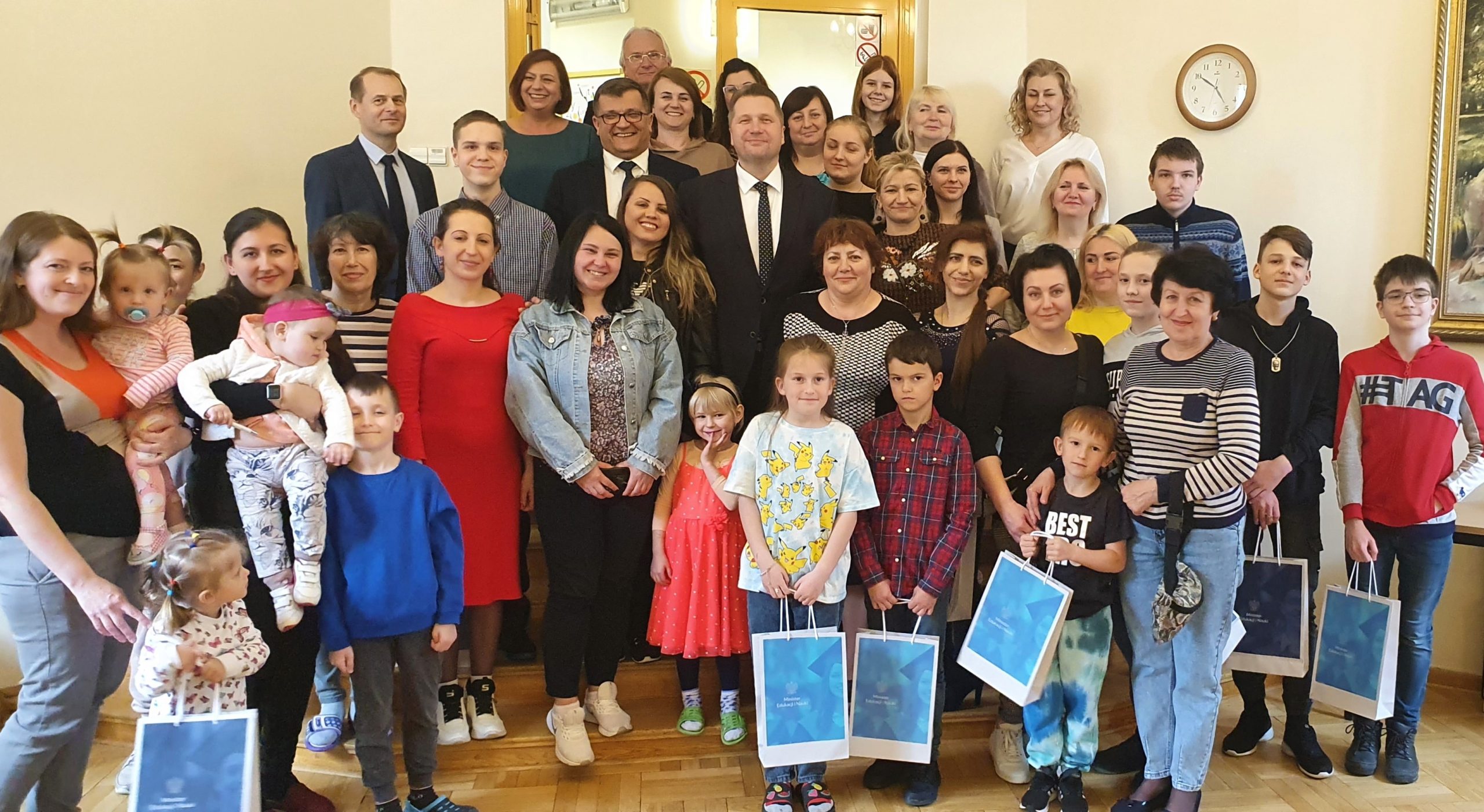 Spotkanie Ministra Edukacji i&nbsp;Nauki z&nbsp;uchodźcami z&nbsp;Ukrainy – mieszkańcami Centrum Szkoleniowego Ośrodka Rozwoju Edukacji w&nbsp;Sulejówku