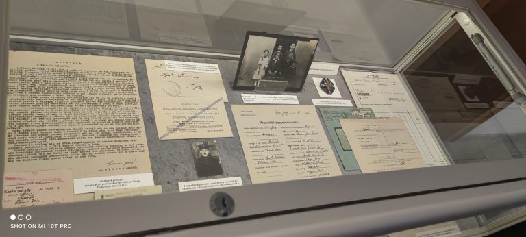 wystawa czasowa "100. rocznica powstania Policji Województwa Śląskiego", pamiątki po funkcjonariuszu