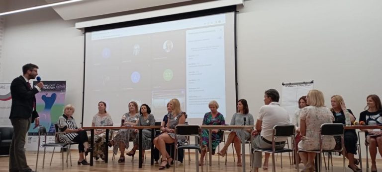 Uczestnicy debaty podczas konferencji w Sosnowcu