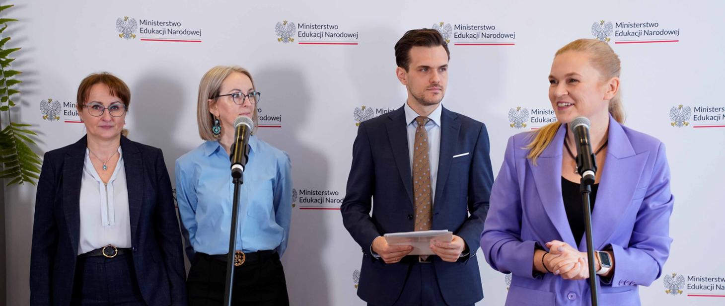 Nieobowiązkowe prace domowe w&nbsp;szkołach podstawowych. Konferencja prasowa z&nbsp;udziałem Minister Edukacji Barbary Nowackiej