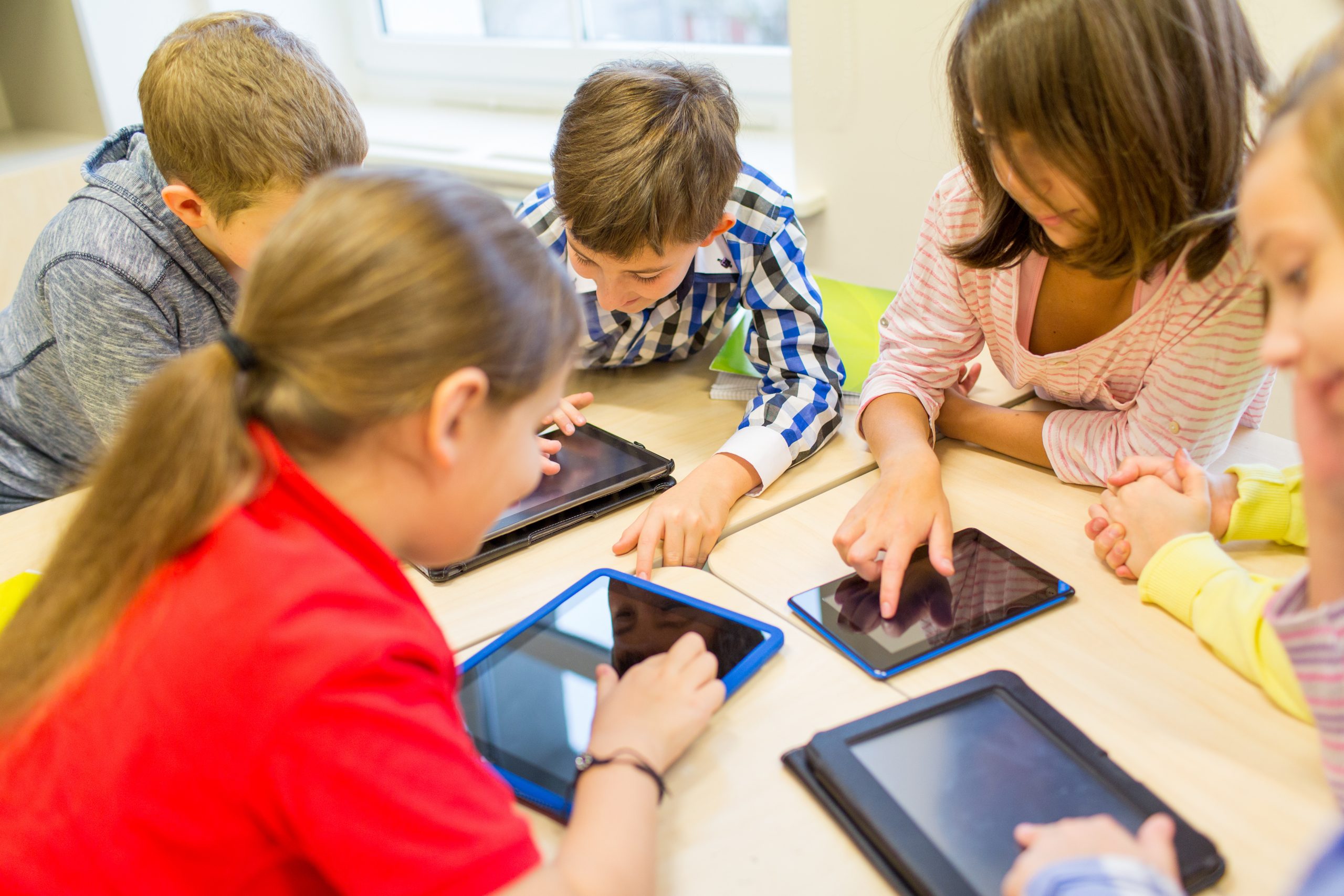 Szkolenie w&nbsp;formule warsztatów Zastosowanie kompetencji cyfrowych w&nbsp;nauczaniu przedmiotów matematycznych i&nbsp;naukowo-technicznych w&nbsp;szkole podstawowej (kl. 4-8). Platformy edukacyjne i&nbsp;aplikacje mobilne oraz&nbsp;planowanie lekcji z&nbsp;ich wykorzystaniem