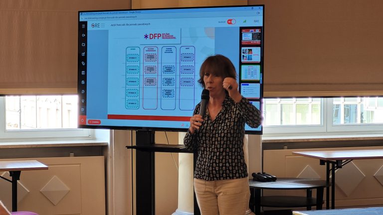 Dominique Frin, kierownik ds. Edukacji Działu Współpracy Międzynarodowej Francuskiej Izby Przemysłowo-Handlowej Paris-Ile-de-France, warsztat Ocenianie i egzaminy z języka francuskiego specjalistycznego