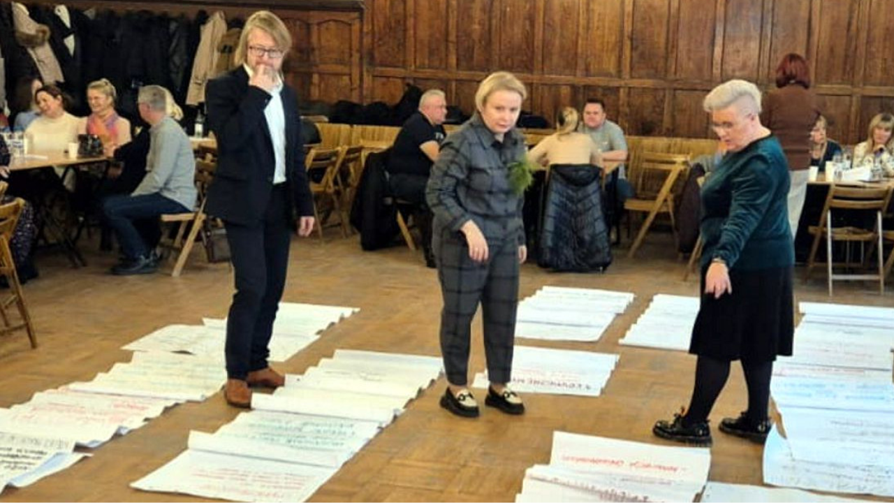 W&nbsp;„Ogólniaku” dyskutowano o&nbsp;cyfrowym rozwoju oświaty. Debata w&nbsp;Starostwie  Powiatowym w&nbsp;Kętrzynie