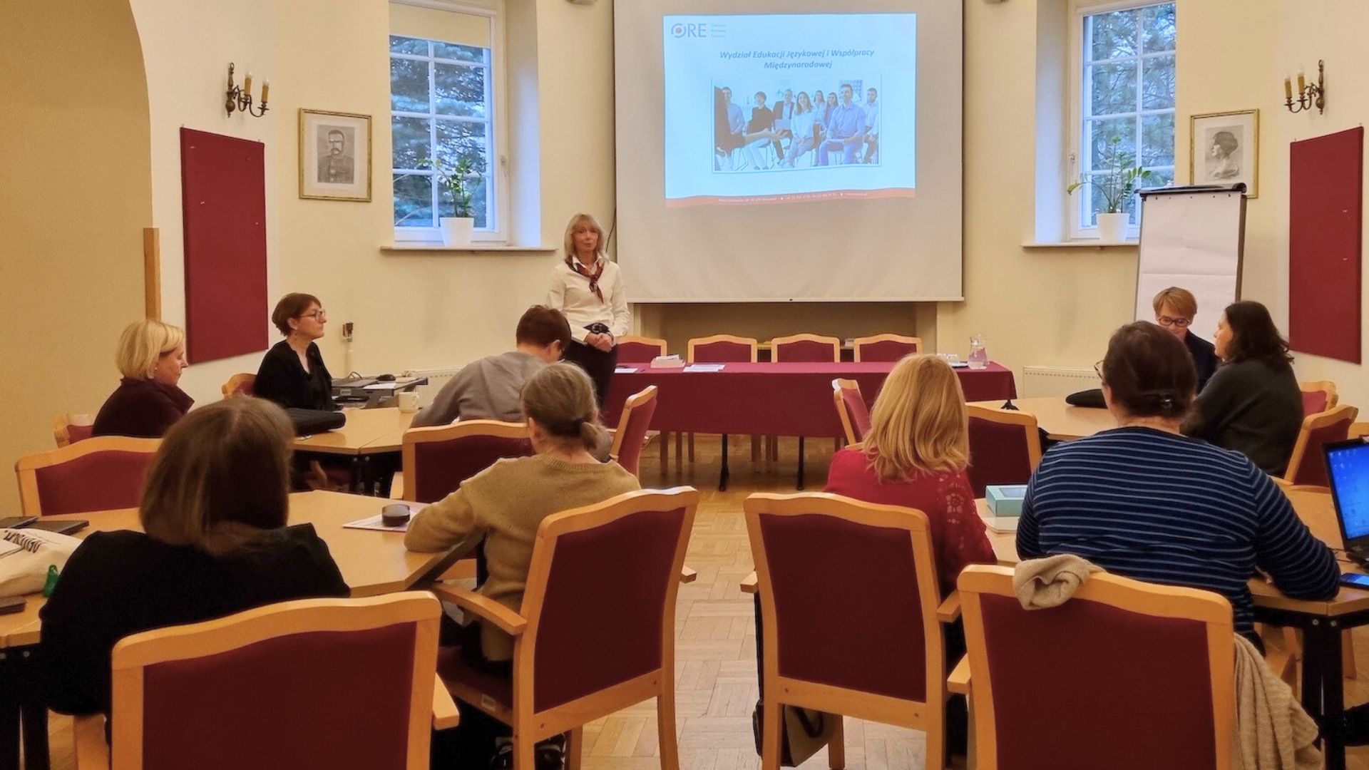 Różnojęzyczność jako atut: Jak wspierać edukację dwu- i&nbsp;wielojęzyczną