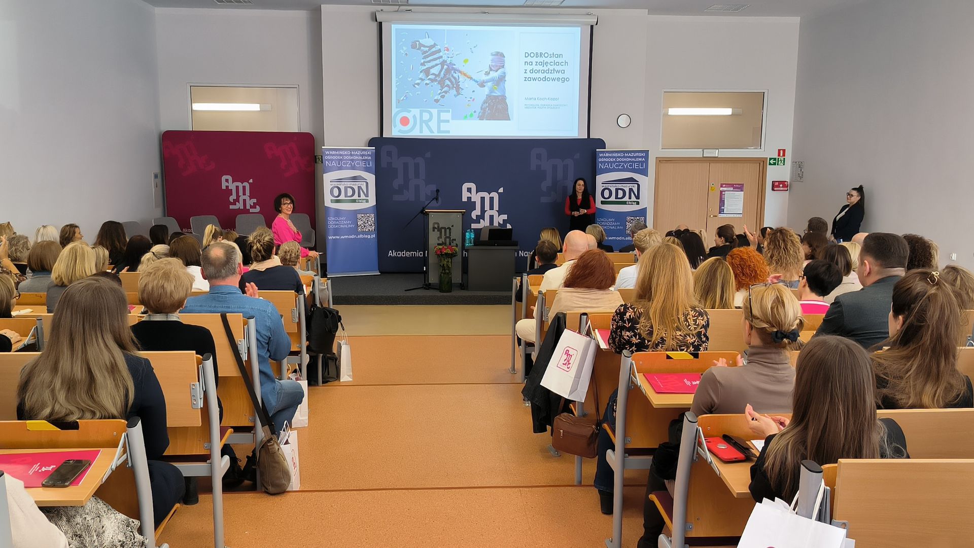 Wystąpienie przedstawicielki ORE podczas konferencji „14-latek w&nbsp;szkole: diagnoza i&nbsp;rozwój kompetencji”