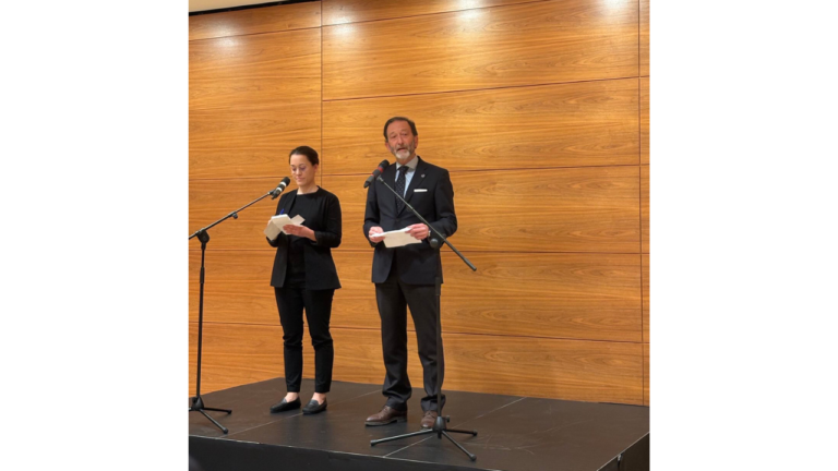 Jego Ekscelencja Ambasador Niemiec w Polsce Pan Viktor Elbling wraz z pracownikami Ambasady i ZfA