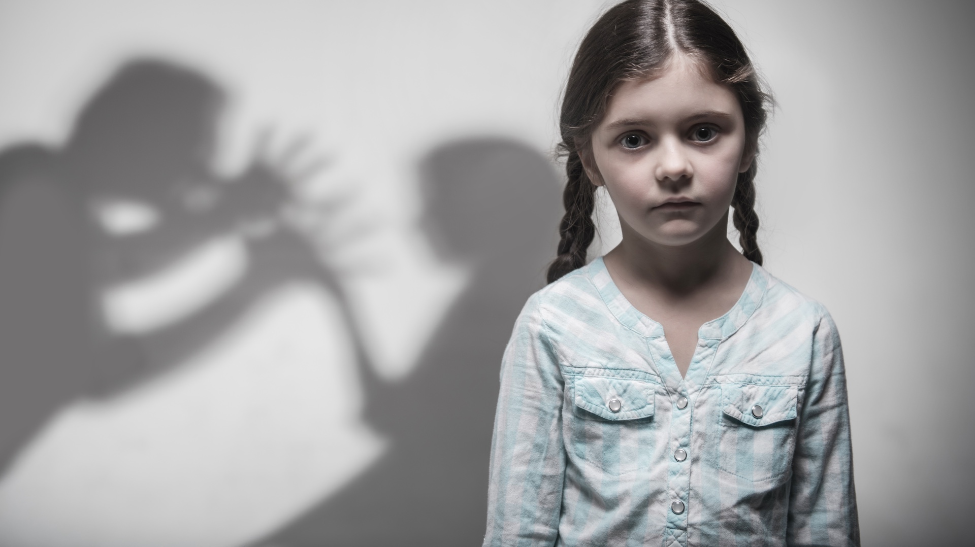 Szkolenie e-learningowe „Niebieskie Karty« w&nbsp;oświacie. Jak przeciwdziałać przemocy domowej wobec dziecka”