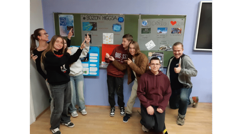 Uczniowie Zespołu Szkół Ponadpodstawowych na lekcji poświęconej CERN