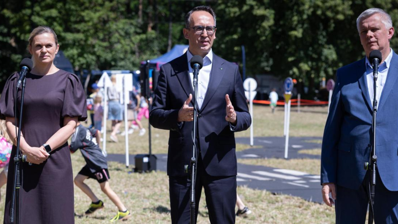 Bezpieczne wakacje – konferencja szefów MEN, MSWiA i&nbsp;MI