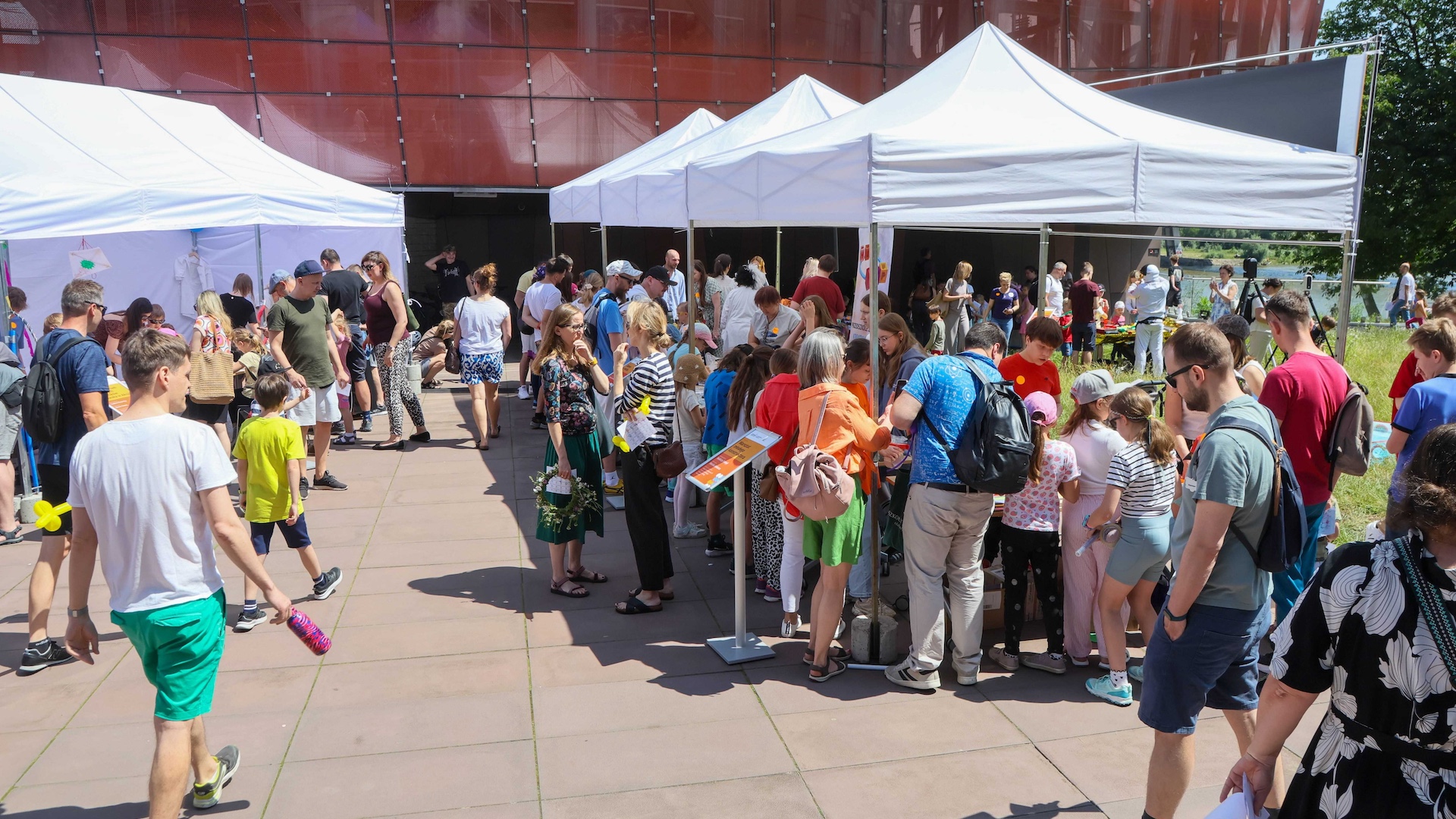 Relacja z&nbsp;X&nbsp;Warszawskiego Pikniku Klubów Młodego Odkrywcy w&nbsp;Centrum Nauki Kopernik