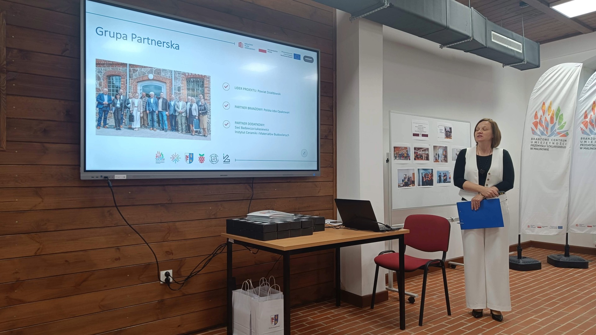 Podsumowanie konferencji powiatowej „Wzmocnienie roli doradztwa zawodowego. Promocja kształcenia zawodowego branży szklarskiej w szkołach podstawowych oraz w środowisku pracodawców”