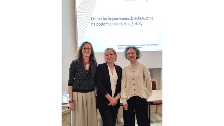 Od lewej: Marta Kisielewicz, Katarzyna Nowakowska i Wioletta Jaskólska z Wydziału Edukacji Włączającej ORE