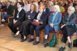Goście i prelegenci konferencji, od prawej: Beata Rola – ekspert Wydziału Centrum Koordynujące SCWEW, Alina Sarnecka – dyrektor Departamentu Edukacji Włączającej w MEN, Joanna Gospodarczyk – dyrektor Biura Edukacji Urzędu m.st. Warszawy, Katarzyna Pienkowska – zastępczyni dyrektora Biura Edukacji Urzędu m.st. Warszawy, Barbara Puchała – dyrektor Poradni Psychologiczno-Pedagogicznej w Wieluniu