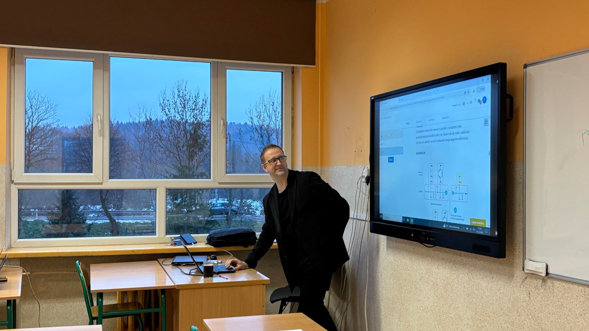Szkolenia dla szkół i nauczycieli – wspólnie wspieramy cyfrową transformację edukacji