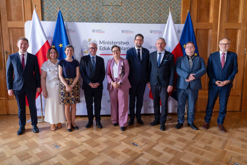 Podpisanie porozumienia między MEN a CERN / fot. MEN