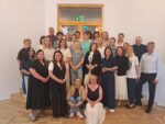 Grupa nauczycieli i specjalistów podczas czerwcowego szkolenia