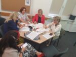 Uczestniczki warsztatów w trakcie pracy