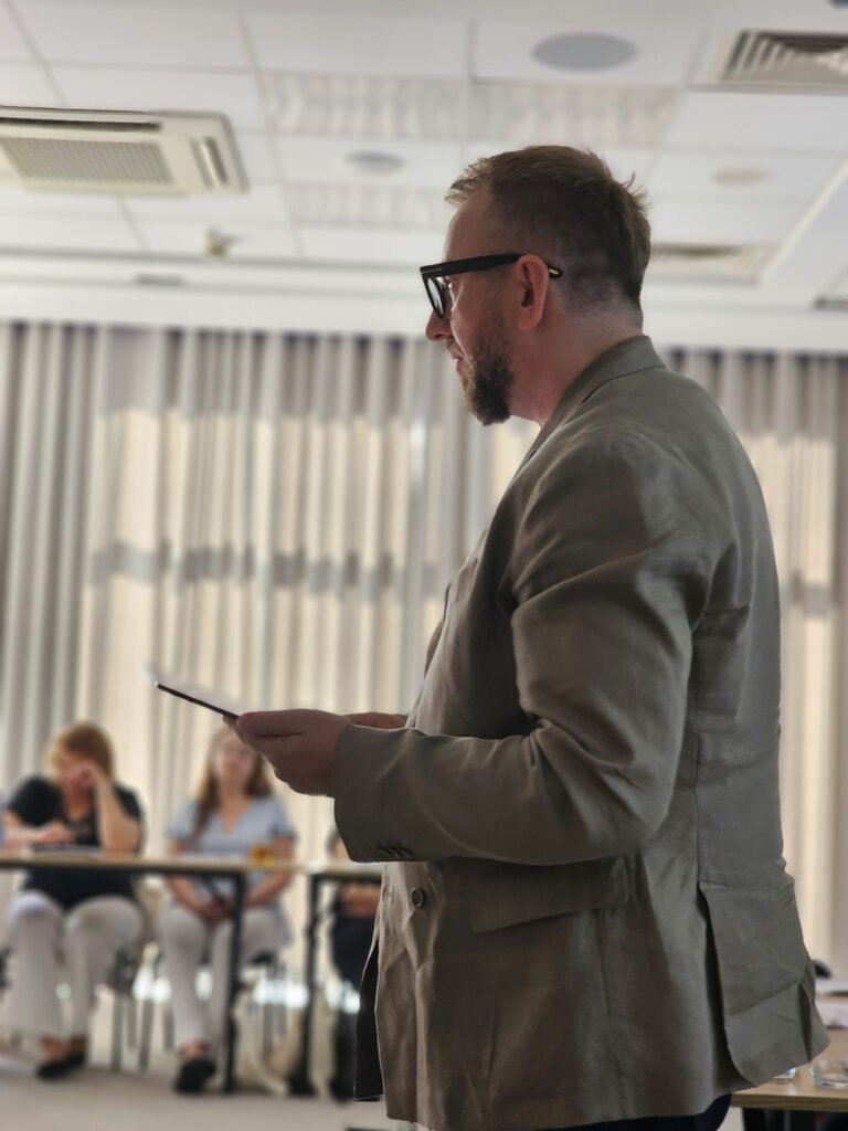 Szkolenie „Od dialogu do rozwiązania – komunikacja, relacje i odporność psychiczna w pracy wizytatora”